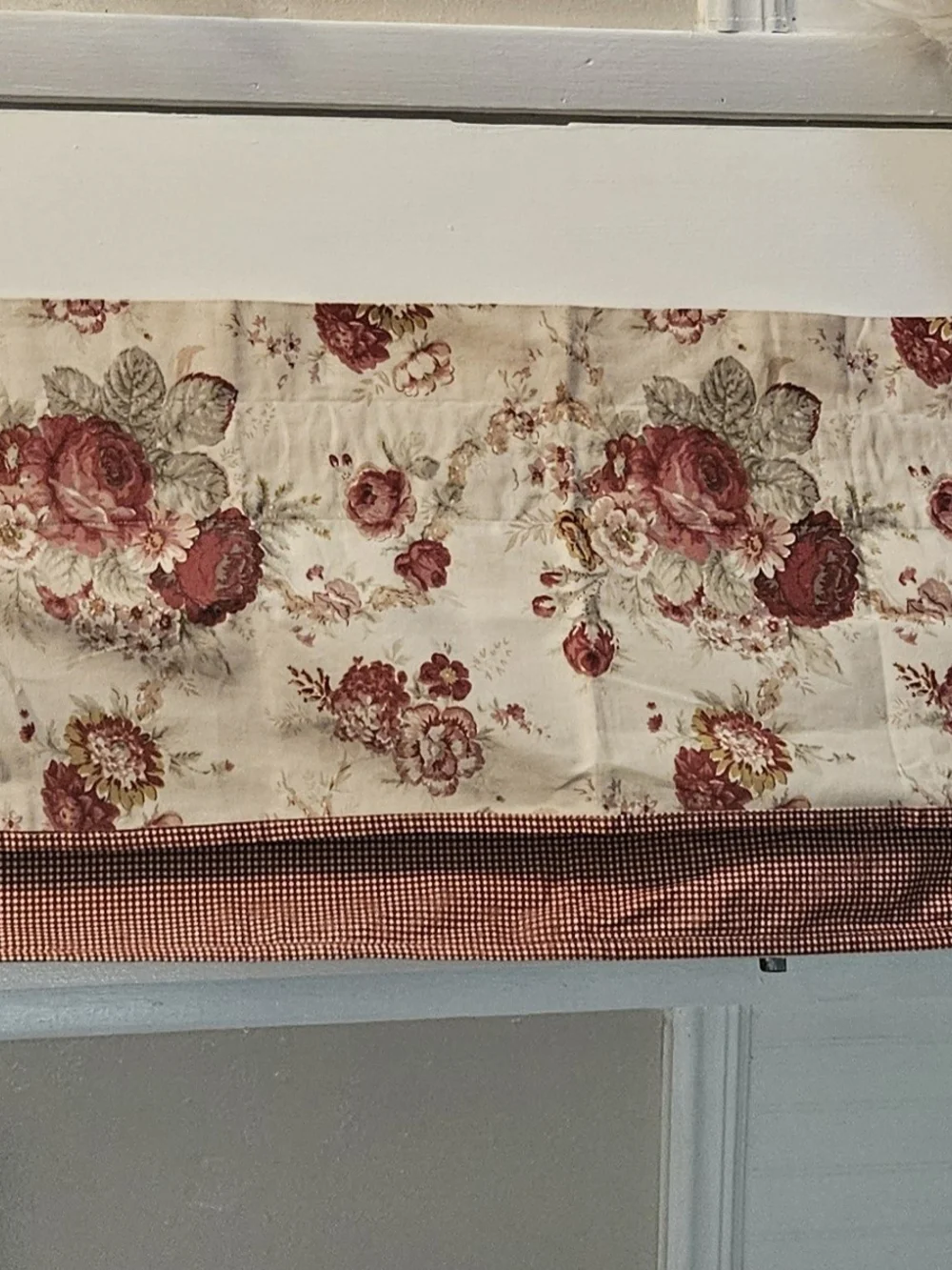 Waverly Garden Room Norfolk Rose Crimson Gingham Window Valances 72x18 set of 2